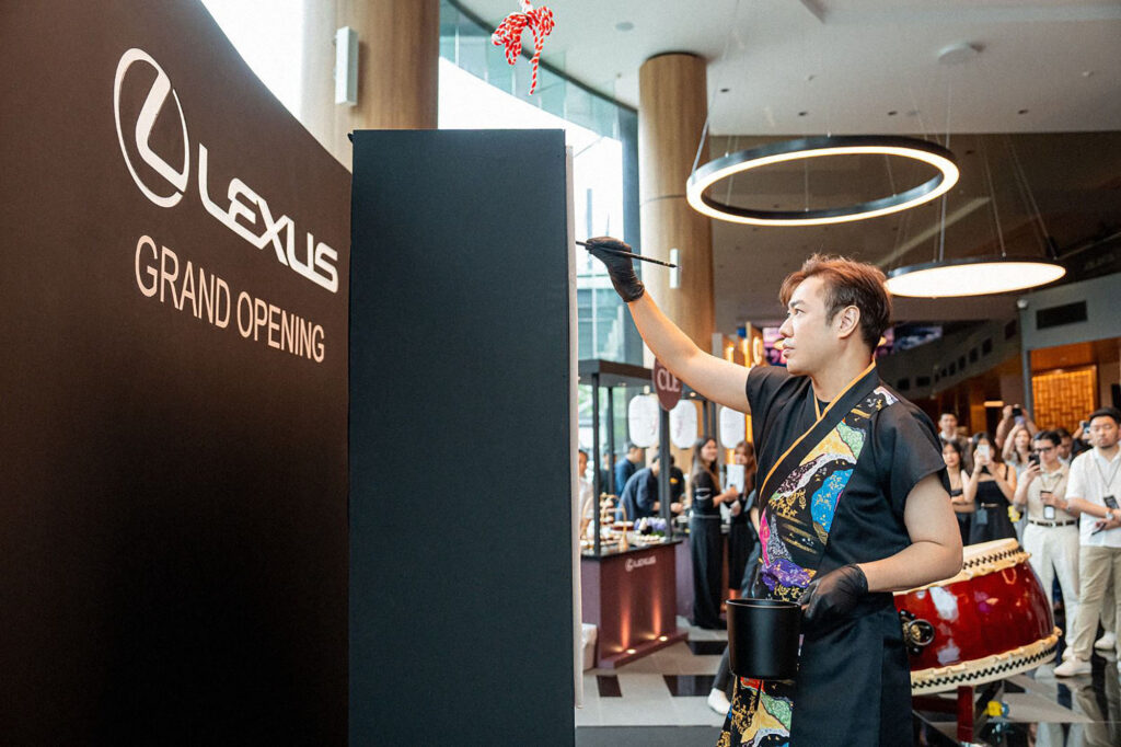 Ryan Loi Live Performance at Lexus Singapore